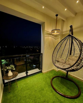Parkside Panoramic 1 BR Apartment Self Check-IN Next to Penta Square DHA Phase 5